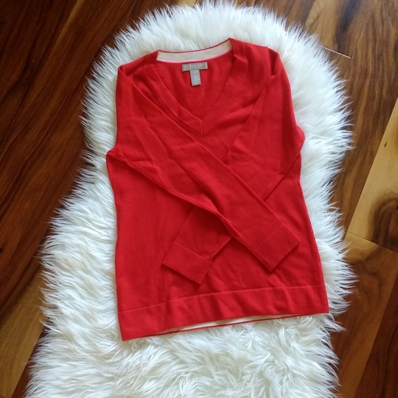 Banana Republic Sweaters - Banana Republic V-neck sweater